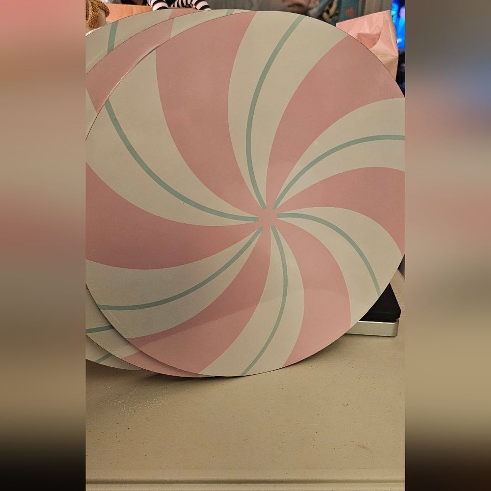 Mra CLPink and White Swirl Decorative Plates